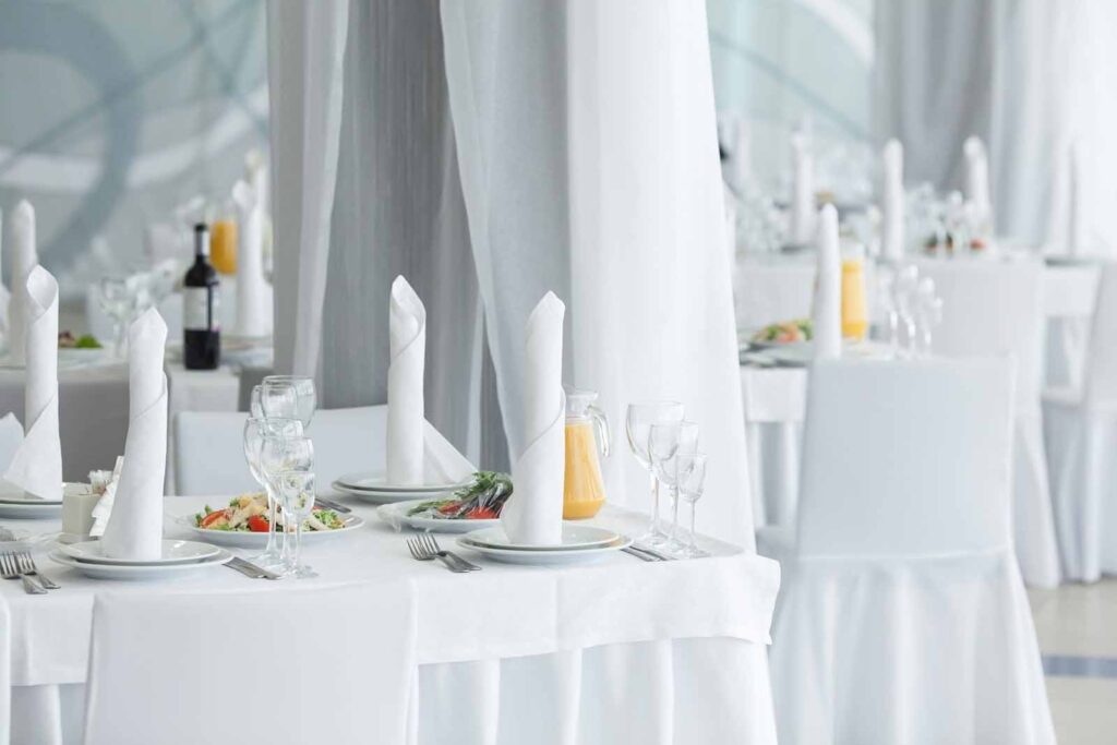 The Benefits of Linen Hire for Hotels Luxurious Linen